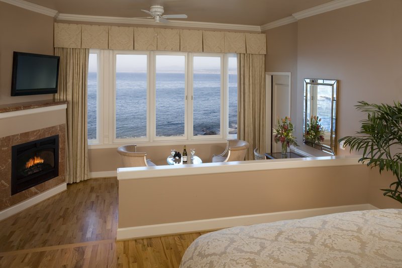 Hotel photo 9 of Spindrift Inn.
