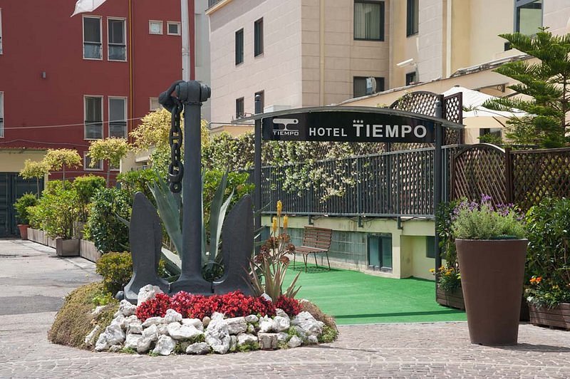 Hotel Tiempo, hotel em Nápoles