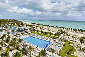 Piscina y playa