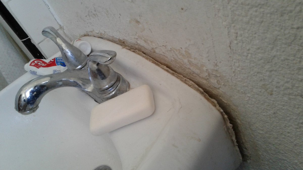 Hot water machine in bathroom - Picture of Trinco Mitra Inn, Trincomalee -  Tripadvisor