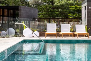 Pool & Beach