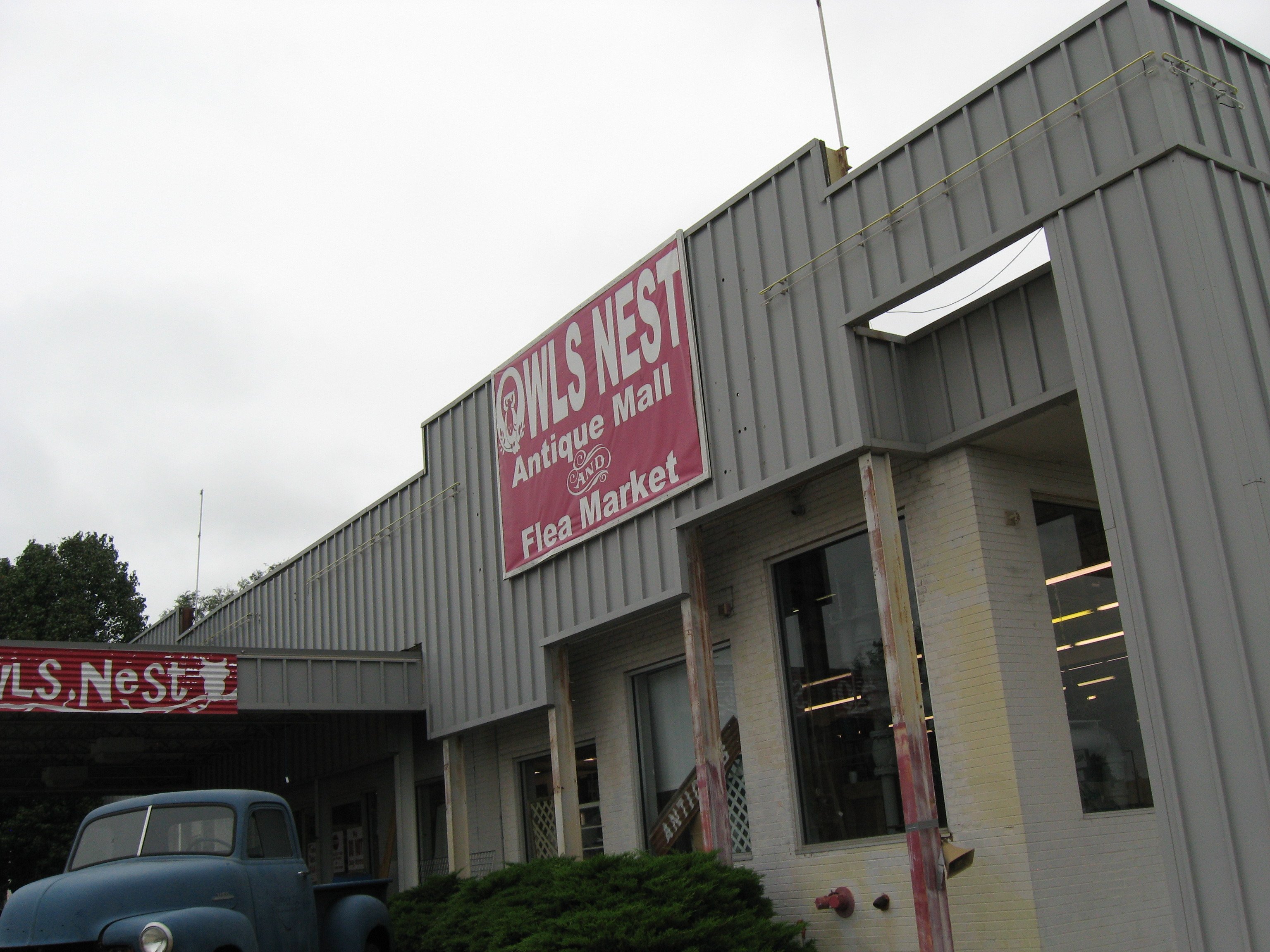 Owls Nest Topeka Antique Mall And Flea Market - 2022 Alles Wat U Moet ...