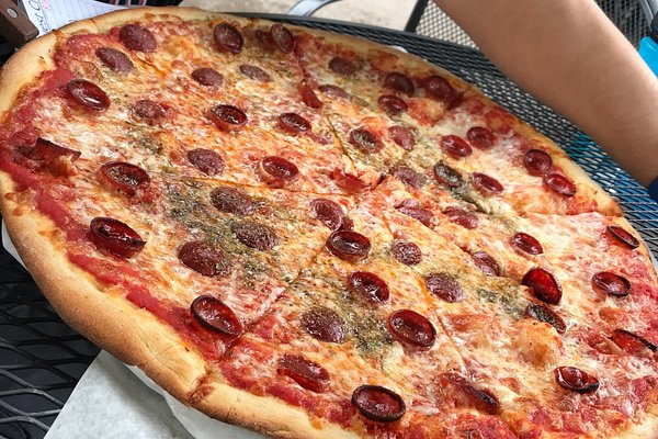 People can't believe how expensive the Pizza Pizza is in Niagara Falls