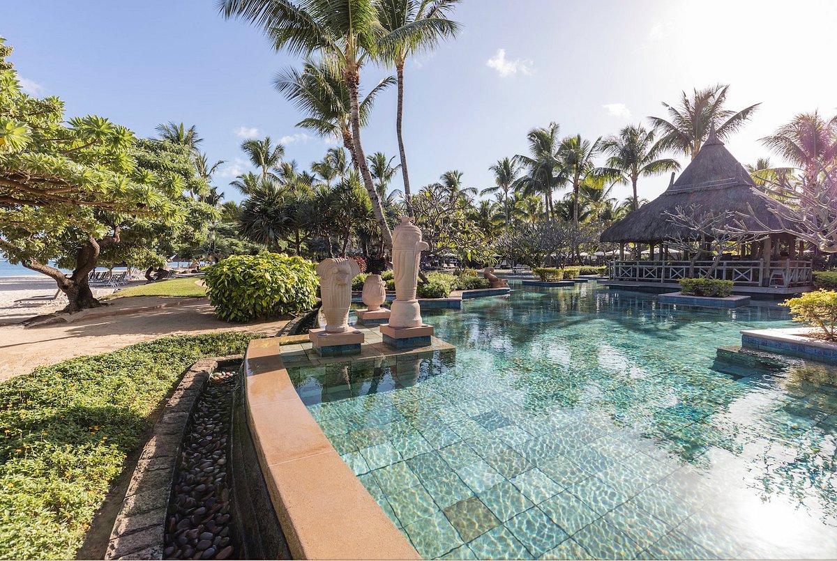 Le prese della corrente elettrica. - Picture of La Pirogue Mauritius -  Tripadvisor