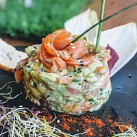 Tartar de Aguacate y Salmón - Avocado and Salmon Tartar