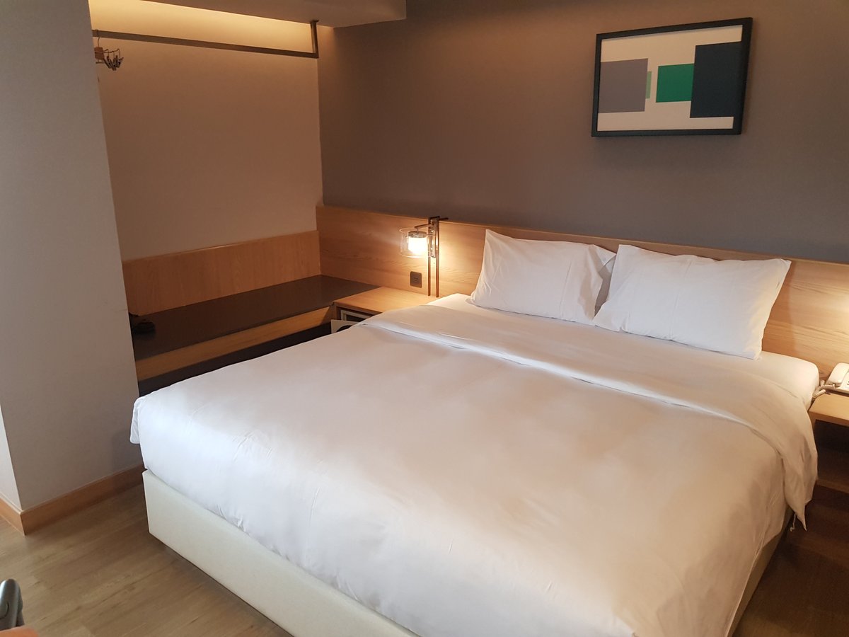 Krit Thai Residence Rooms: Pictures & Reviews - Tripadvisor