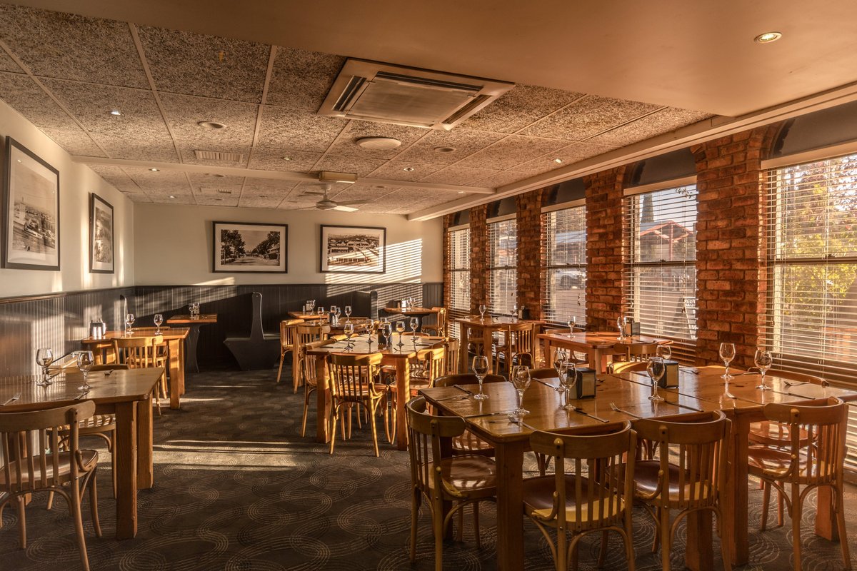 Astor Hotel & Bar Restaurant: Pictures & Reviews - Tripadvisor