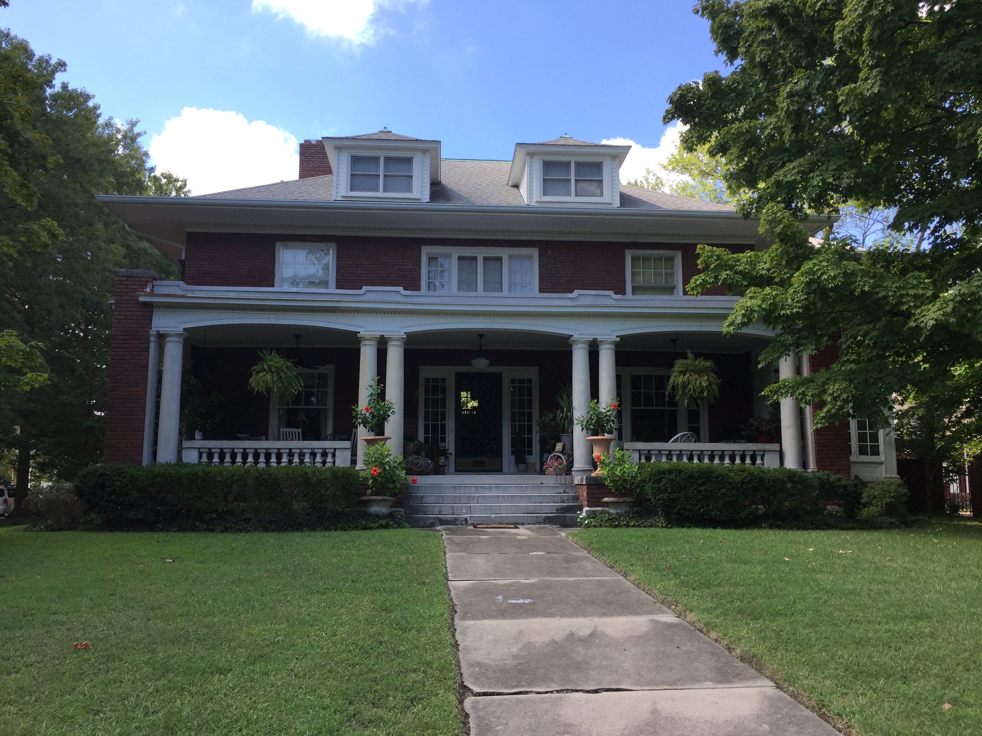 HIMMEL HOUSE - B&B Reviews (Pittsburg, KS)