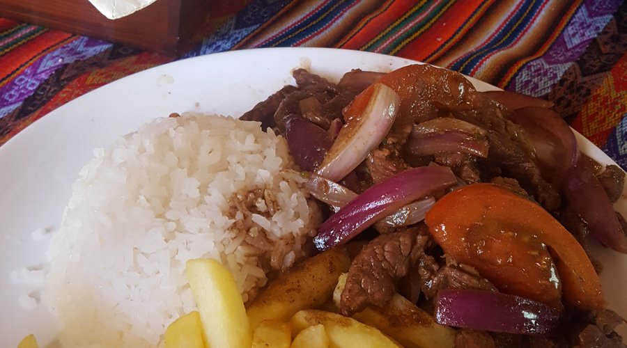 Excelente restaurant, lomo saltado delicoso. Muy limpio y agradable lugar para comer y disfrutar