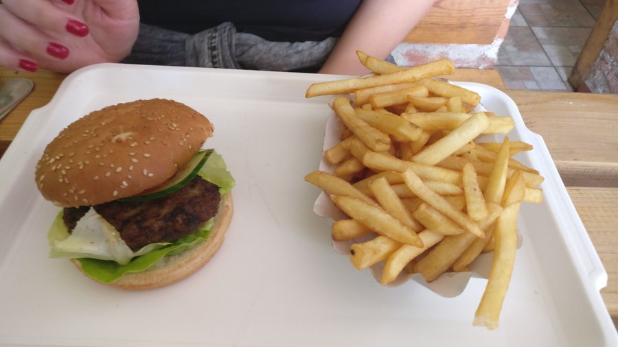 Hamburgerkert Sarvar
