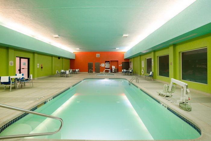 Holiday Inn Express And Suites Columbus An Ihg Hotel Pool Pictures And Reviews Tripadvisor