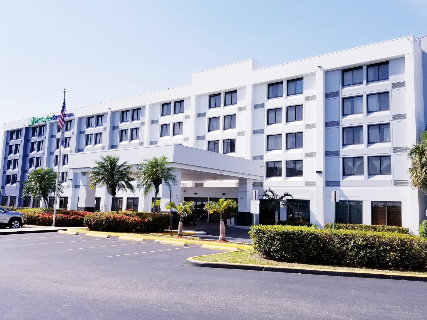 HOLIDAY INN EXPRESS & SUITES MIAMI - HIALEAH, AN IHG HOTEL $122 ...