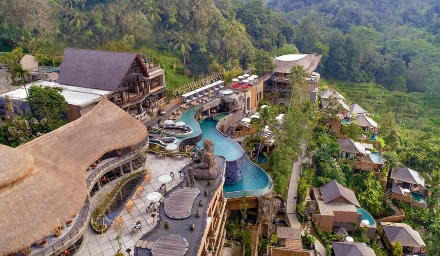 Bird-eye from right wing side of the Resort