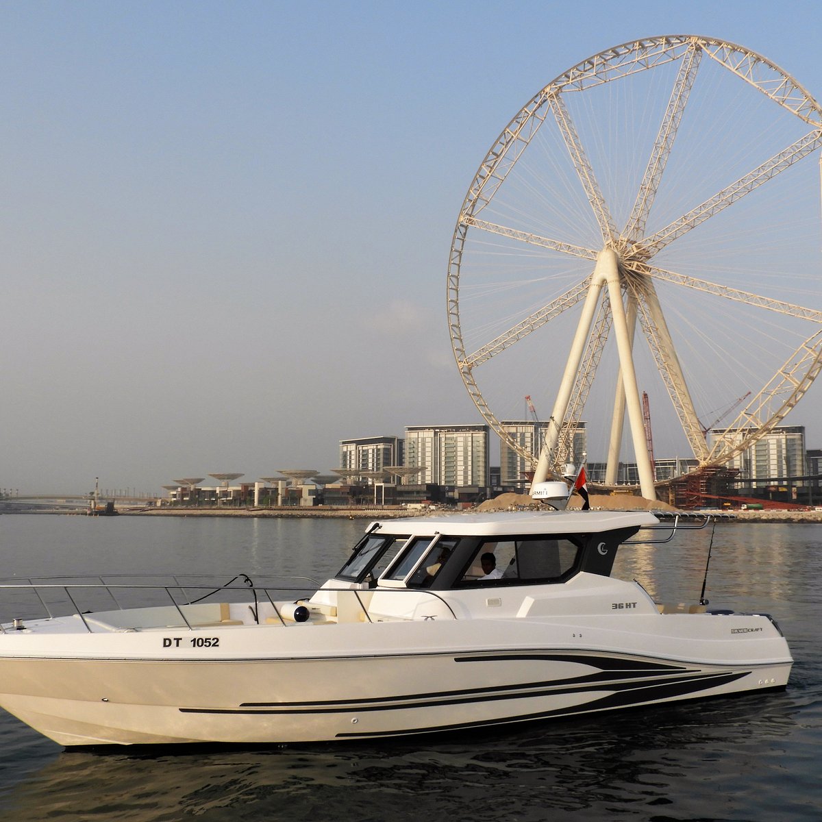 yacht chartering companies in dubai