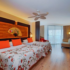 Limak Lara Deluxe Hotel &amp; Resort, hotel in Antalya