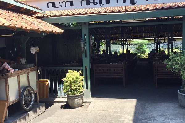 BELVIA MINI PIE, Surabaya - Restaurant Reviews, Photos & Phone Number -  Tripadvisor