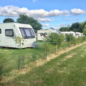 Spacious pitches with Water & EHU.