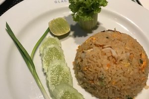 餐饮