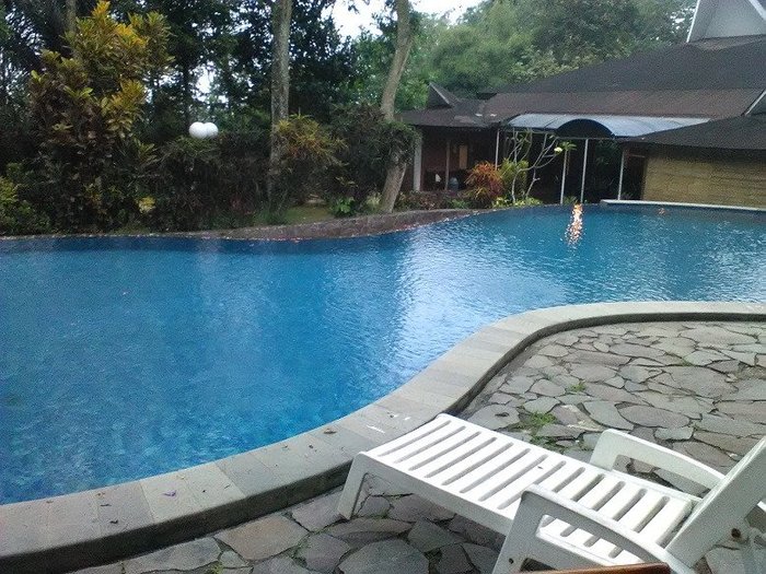 RUMAH JAMBU LUWUK - Lodge Reviews (Bogor, Indonesia)