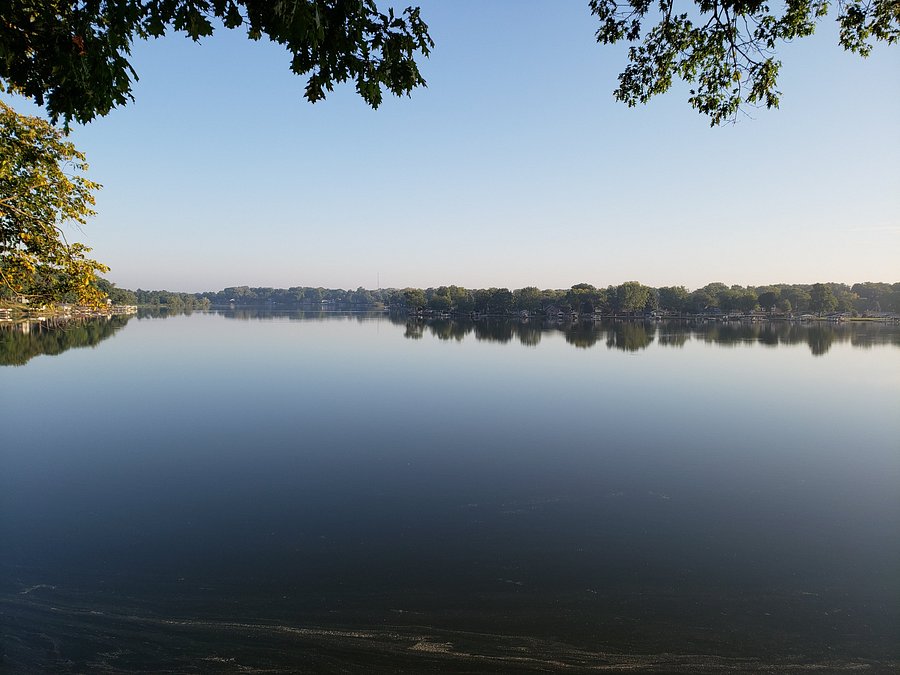 photo Lakeside Deck Kenosha andrews lakeside resort prices