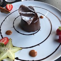 Dessert au chocolat au cœur de mangue. C’est une tuerie. Top