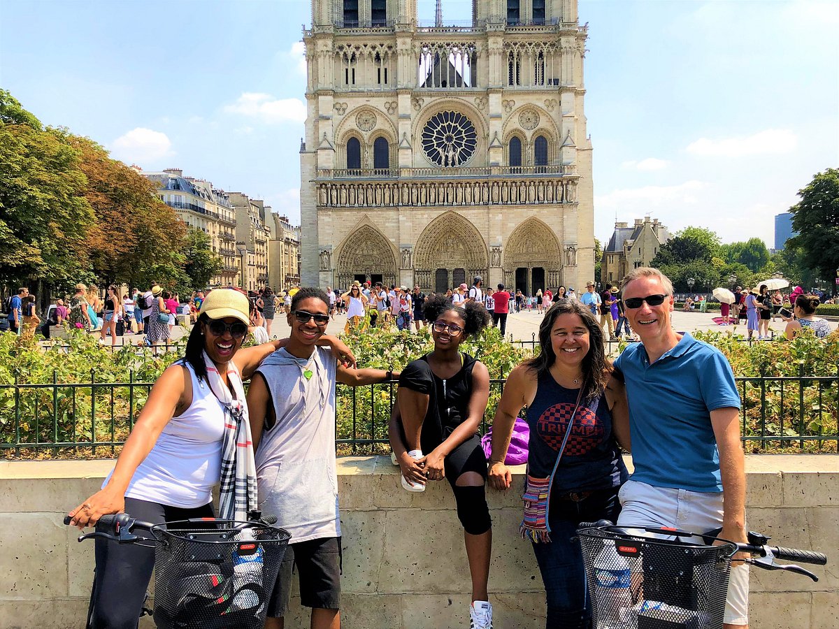 Simple france. Charming Paris.