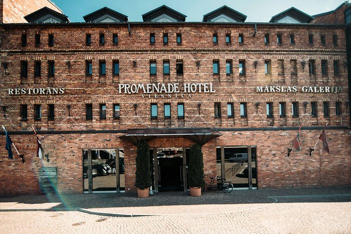 Promenade Hotel