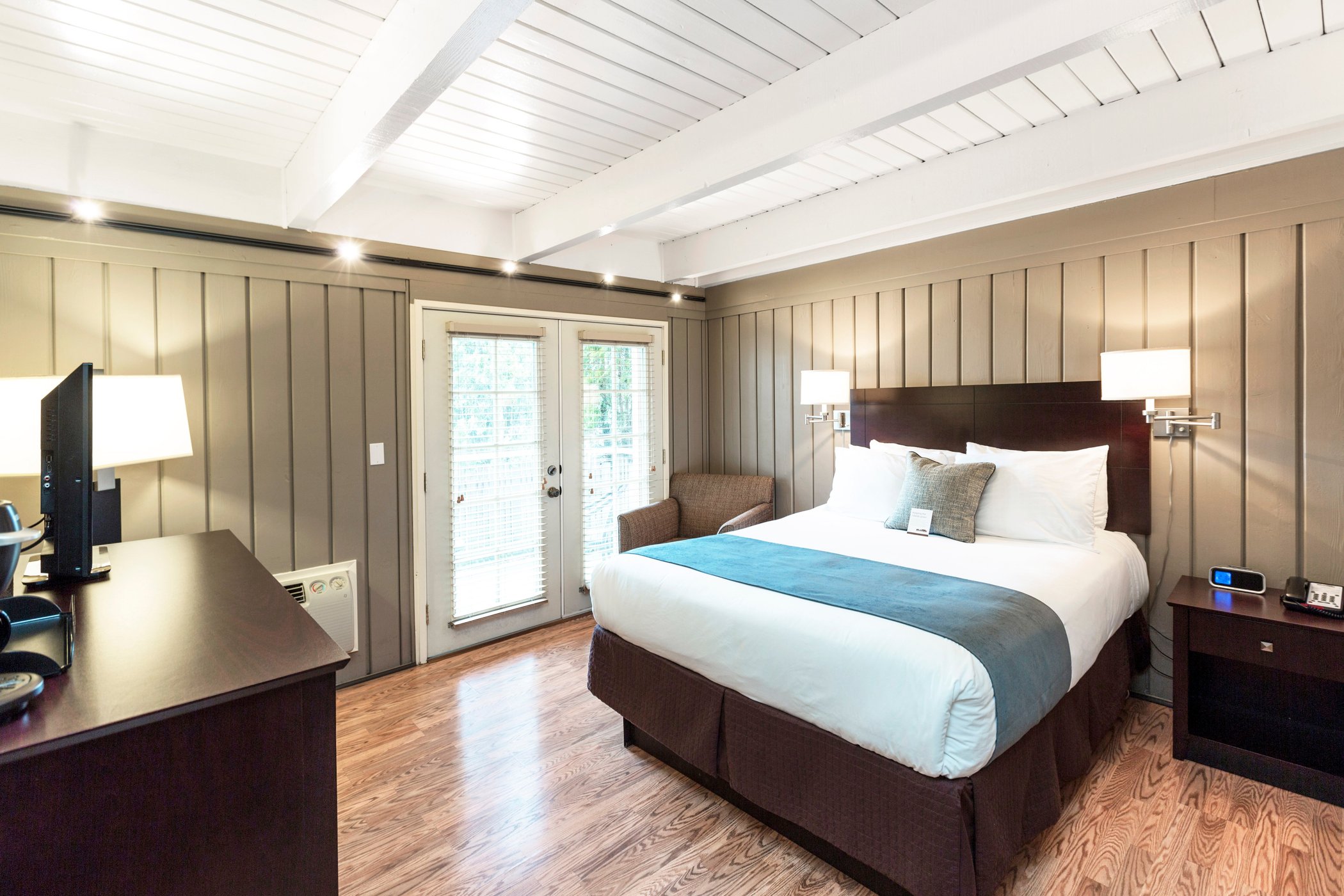Earthbox Inn & Spa by null
