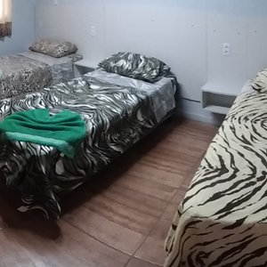 Quarto triplo recém reformado