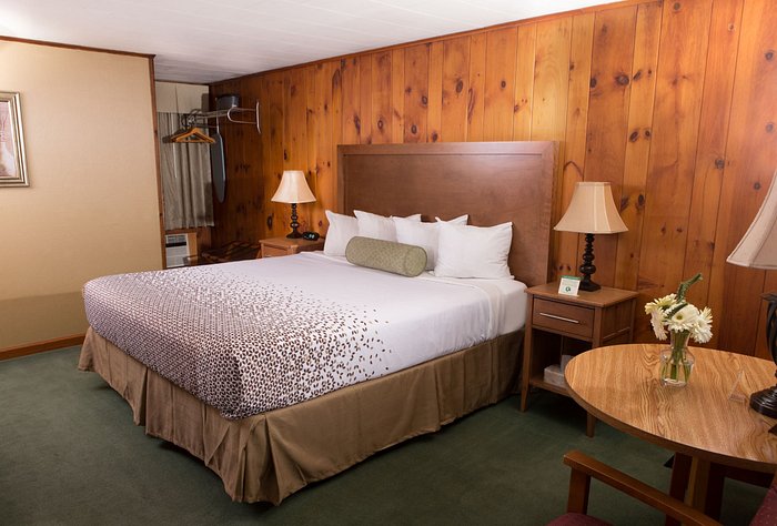 Vermont Hospitality - Knotty Pine Motel