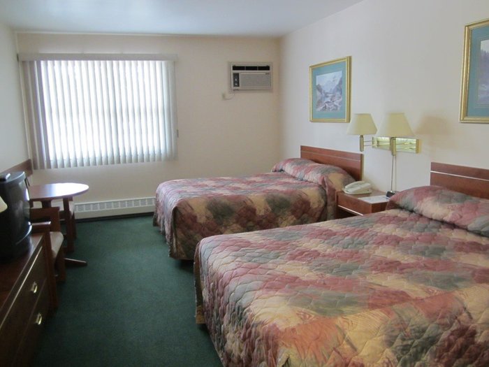 Autumnwood Motel & RV Resort Rooms: Pictures & Reviews - Tripadvisor