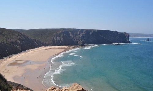 A bela praia da Arrifana