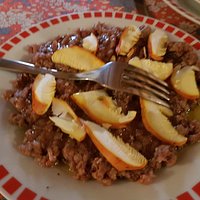 La battuta di carne cruda con ovoli reali, da assaggiare!