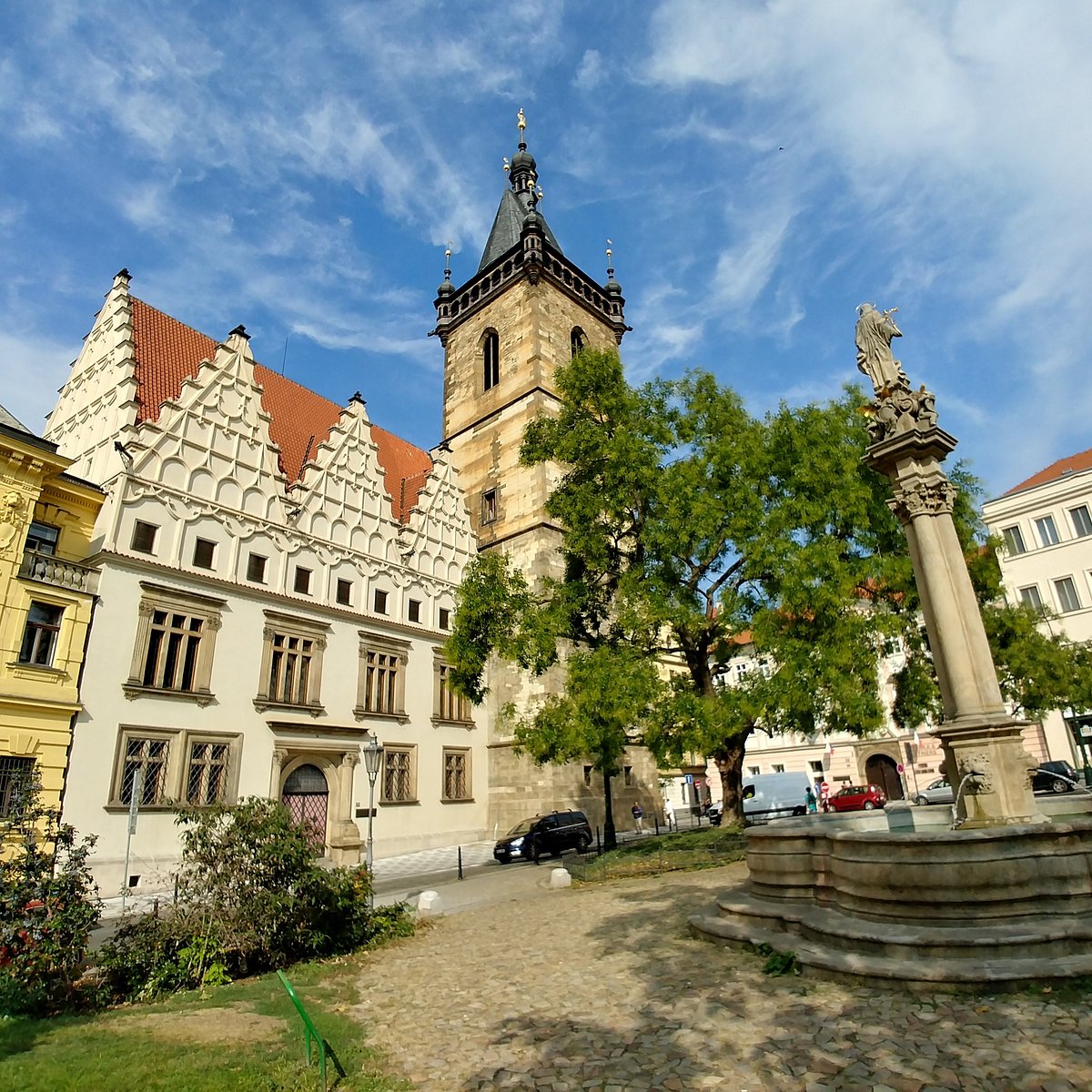 Ратуша в Праге. Новоместская ратуша в Праге. Сметана Холл в Праге. Prague New Town.