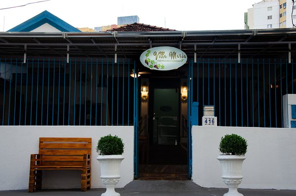 Fachada com ares suíços e rusticidade - Picture of CheeseHouse Restaurante  - Unidade Marista, Goiania - Tripadvisor