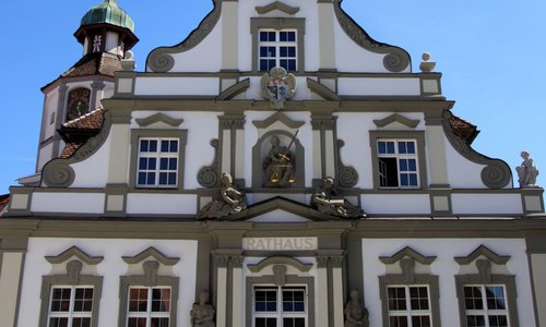 Wochenmarkt vor dem Rathaus