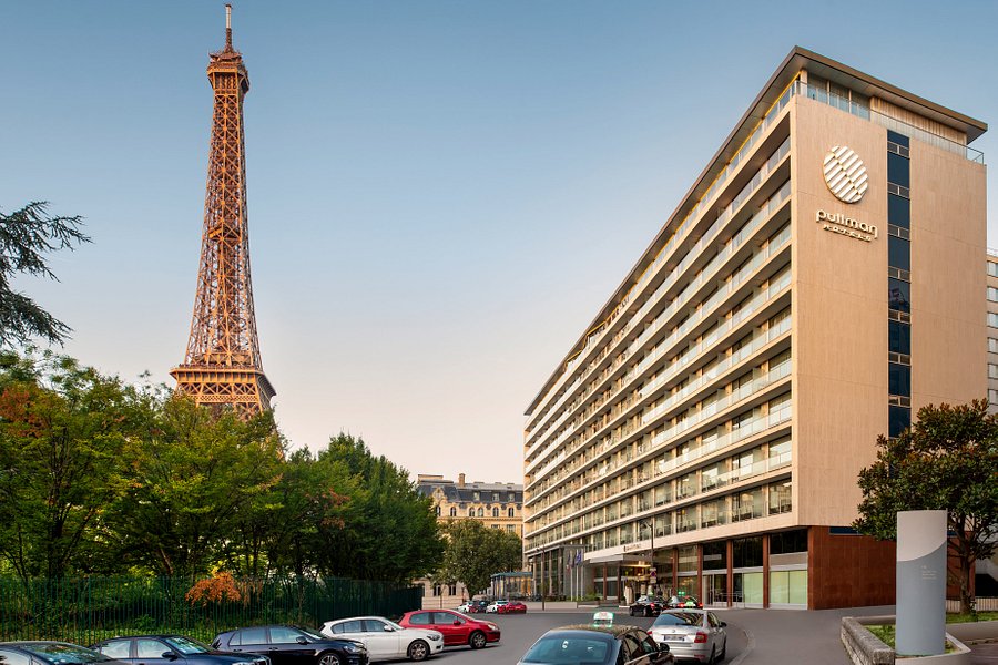 paris tour eiffel hotel