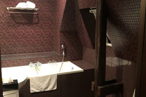 Room & Suite