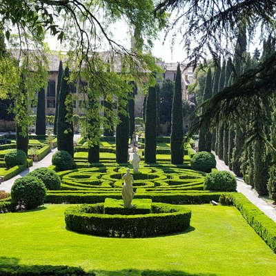Delightful, tranquil garden