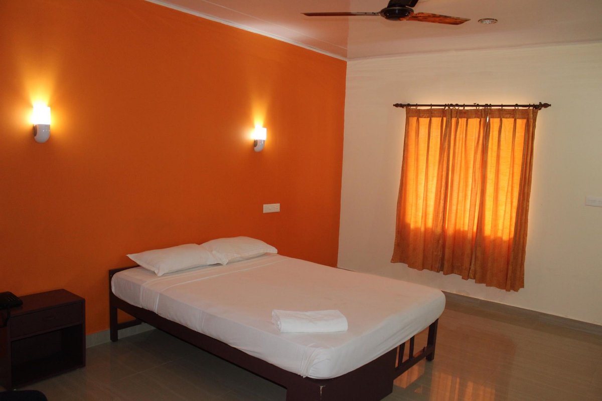 New Kovalam Beach Hotel Parking: Pictures & Reviews - Tripadvisor