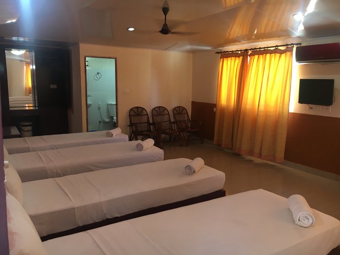 New Kovalam Beach Hotel Parking: Pictures & Reviews - Tripadvisor