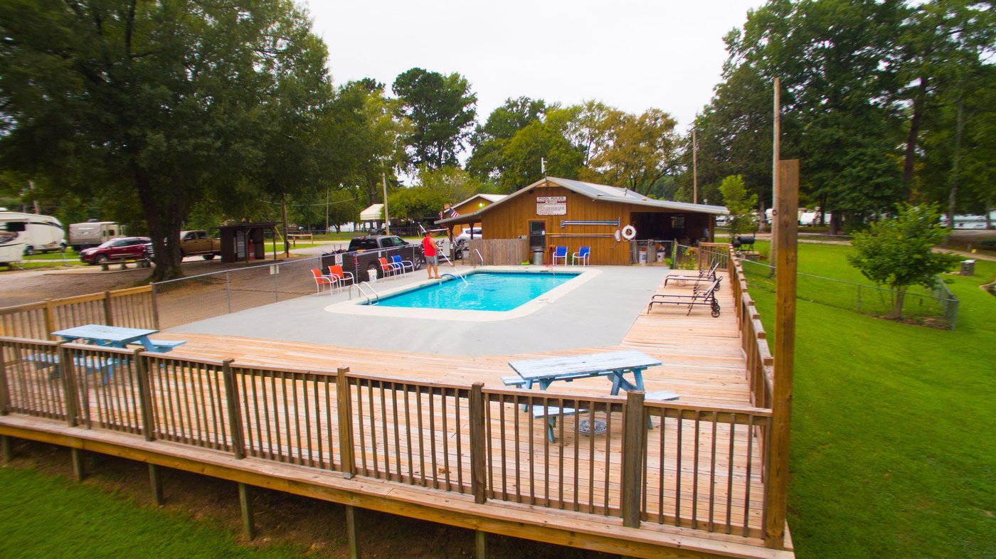 Escape to Paradise: Arkansas Treasure Isle RV Park, Your Gateway to Ozark Adventure