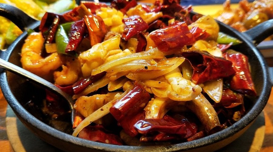 滿滿的辣椒很嚇人，但減辣之後就還好