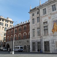 Piazza Caricamento