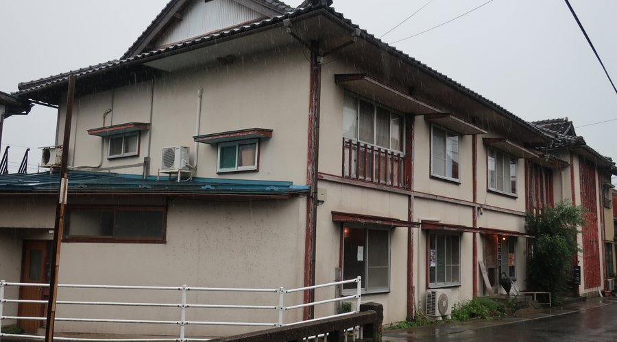 内装は写真撮影不可。もと国鉄の保養所を改装したそうです。