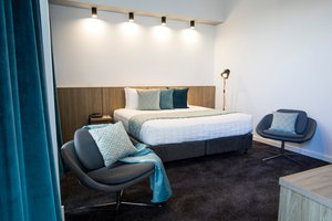 Room & Suite