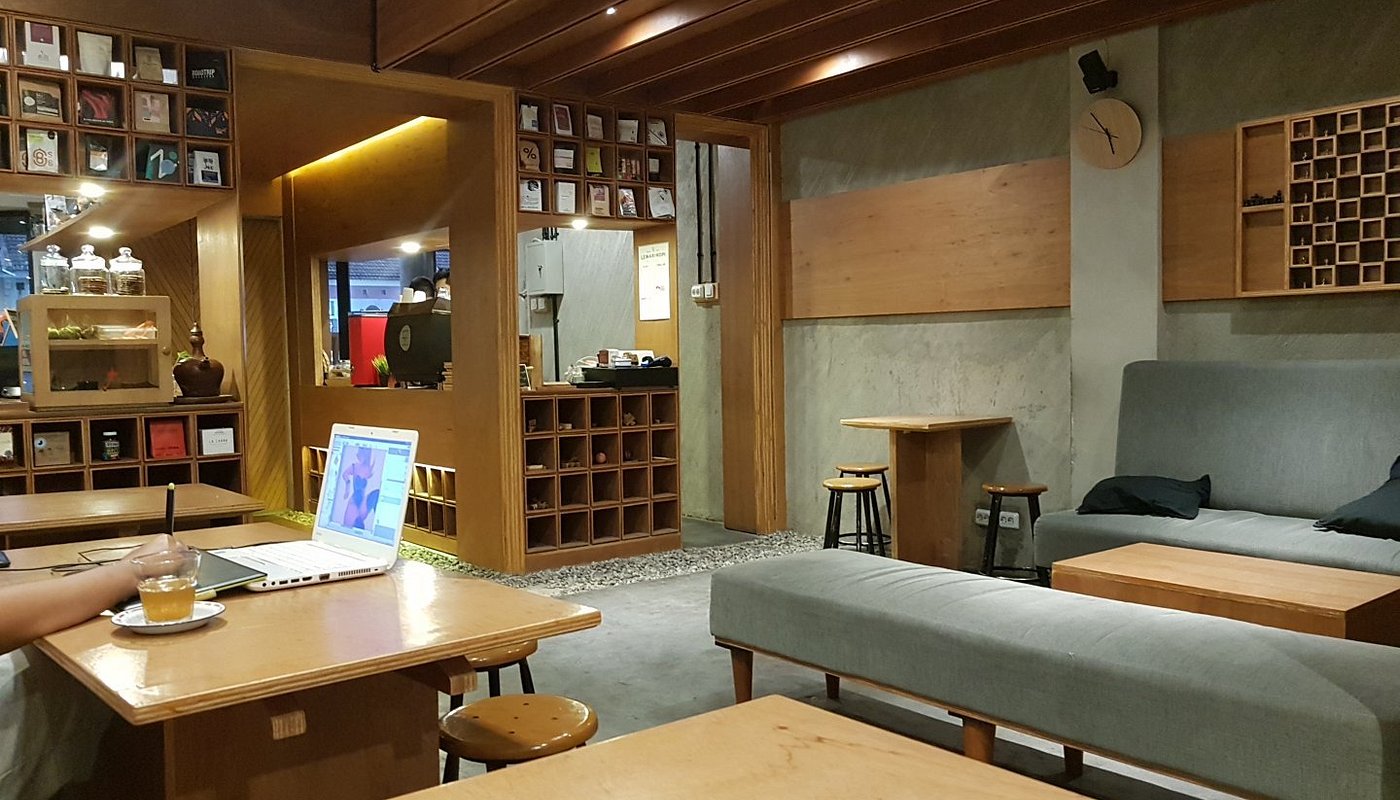 cafe bsd tangerang cafe BSD Tangerang Lemari Kopi