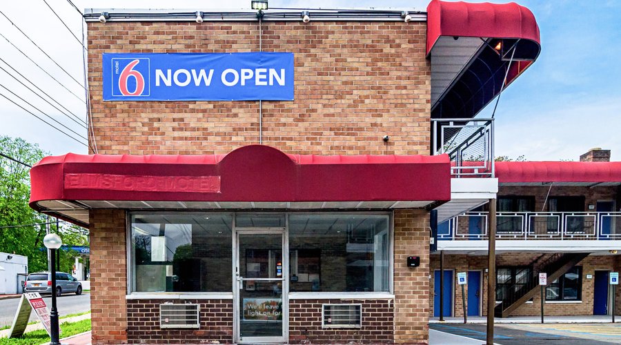MOTEL 6 ELMSFORD, NY - WHITE PLAINS - Prices & Hotel Reviews (Westchester County) MOTEL 6 ELMSFORD, NY - WHITE PLAINS - Prices... 
