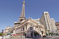 Burgundy Room 2 Queens Eiffel Tower View Room 1876 - Picture of Paris Las  Vegas Hotel & Casino, Paradise - Tripadvisor
