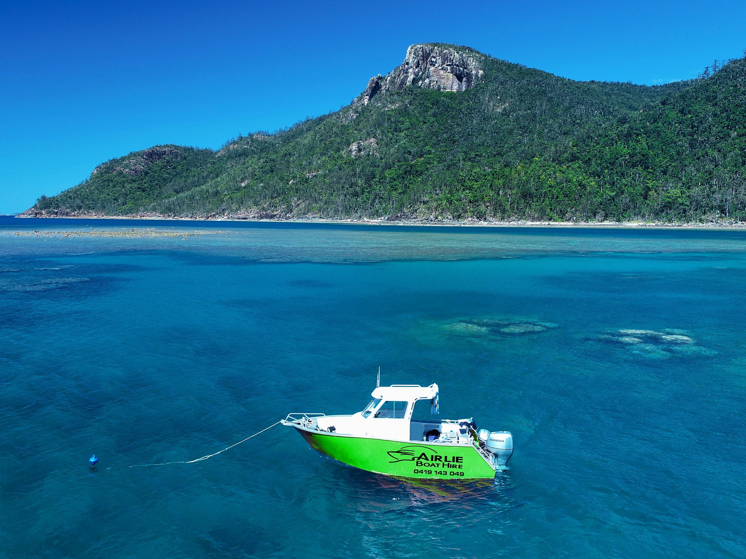 airlie beach boat trip